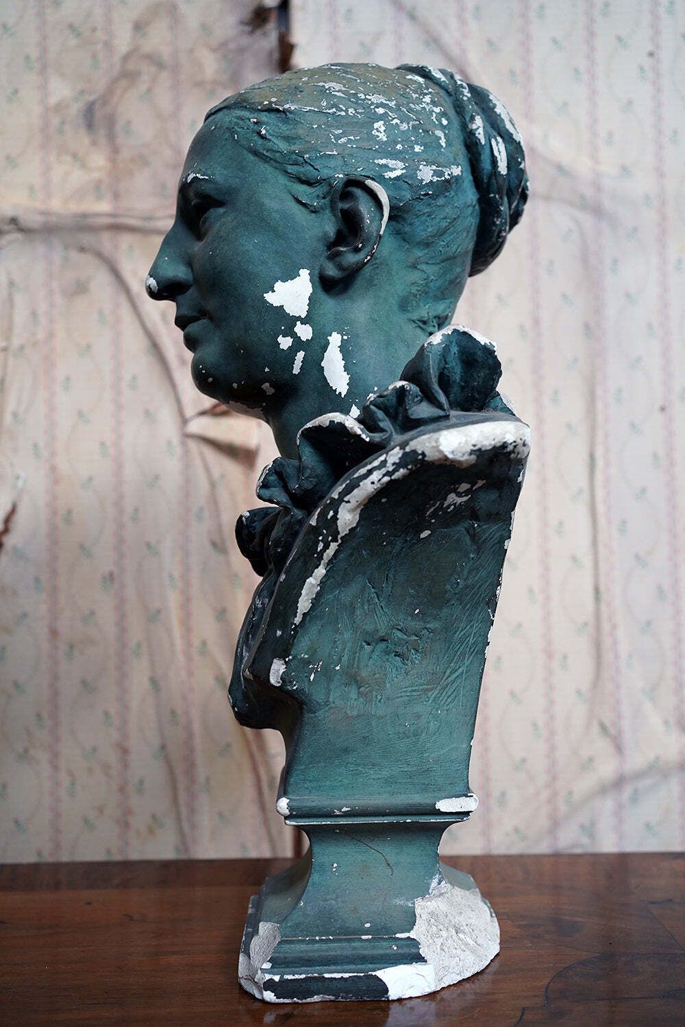 An Early 20thc Green Painted Plaster Bust Of A Lady C.1900 20 photo vintage