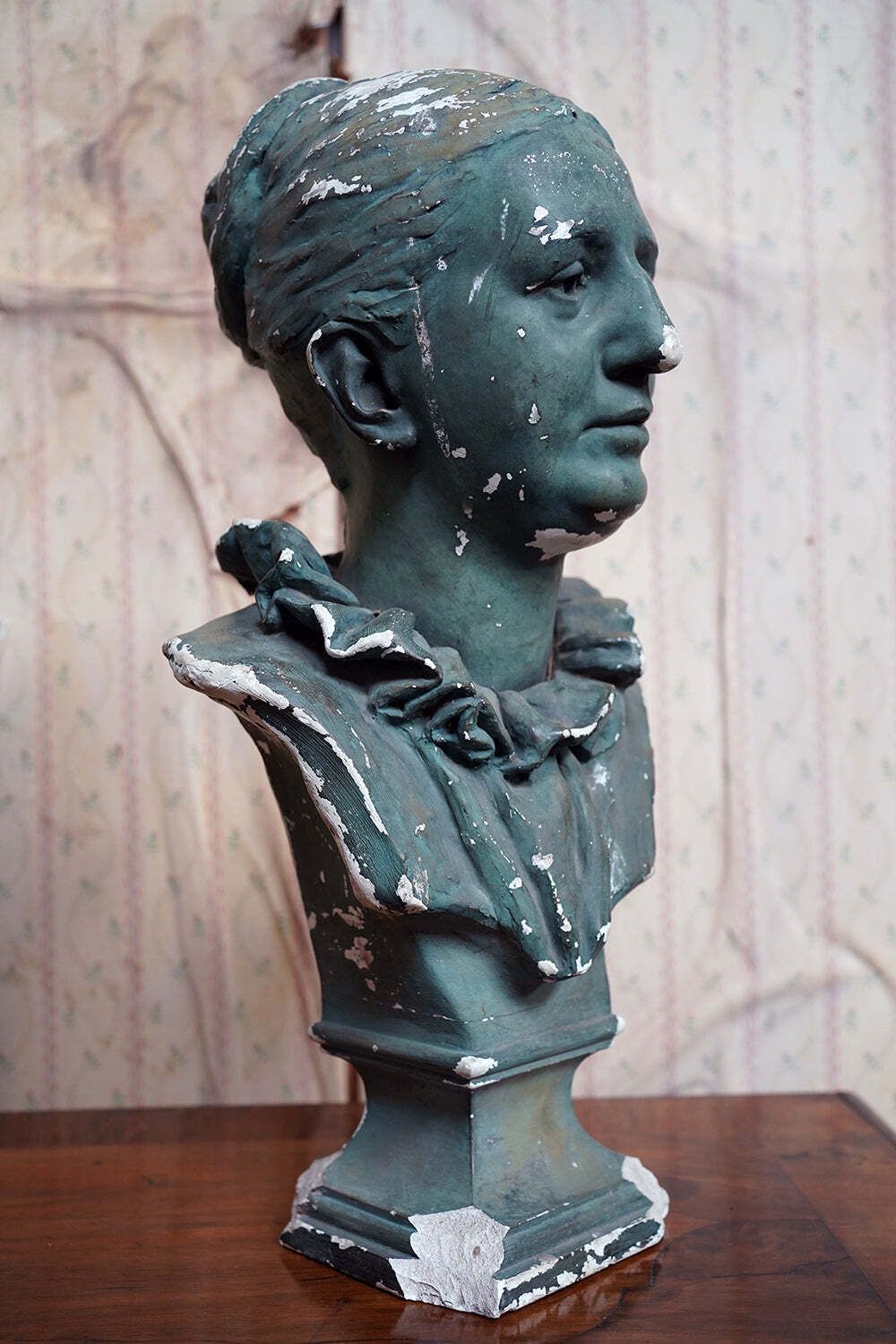 photo vintage An Early 20thc Green Painted Plaster Bust Of A Lady C.1900 20