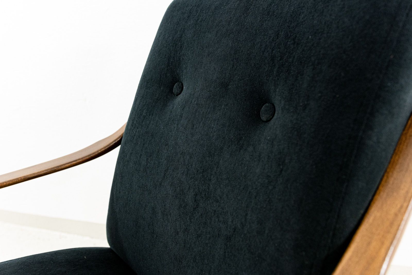 photo furniture Vintage Armchair By Jaroslav šmídek For Ton, Czechoslovakia, 1960's