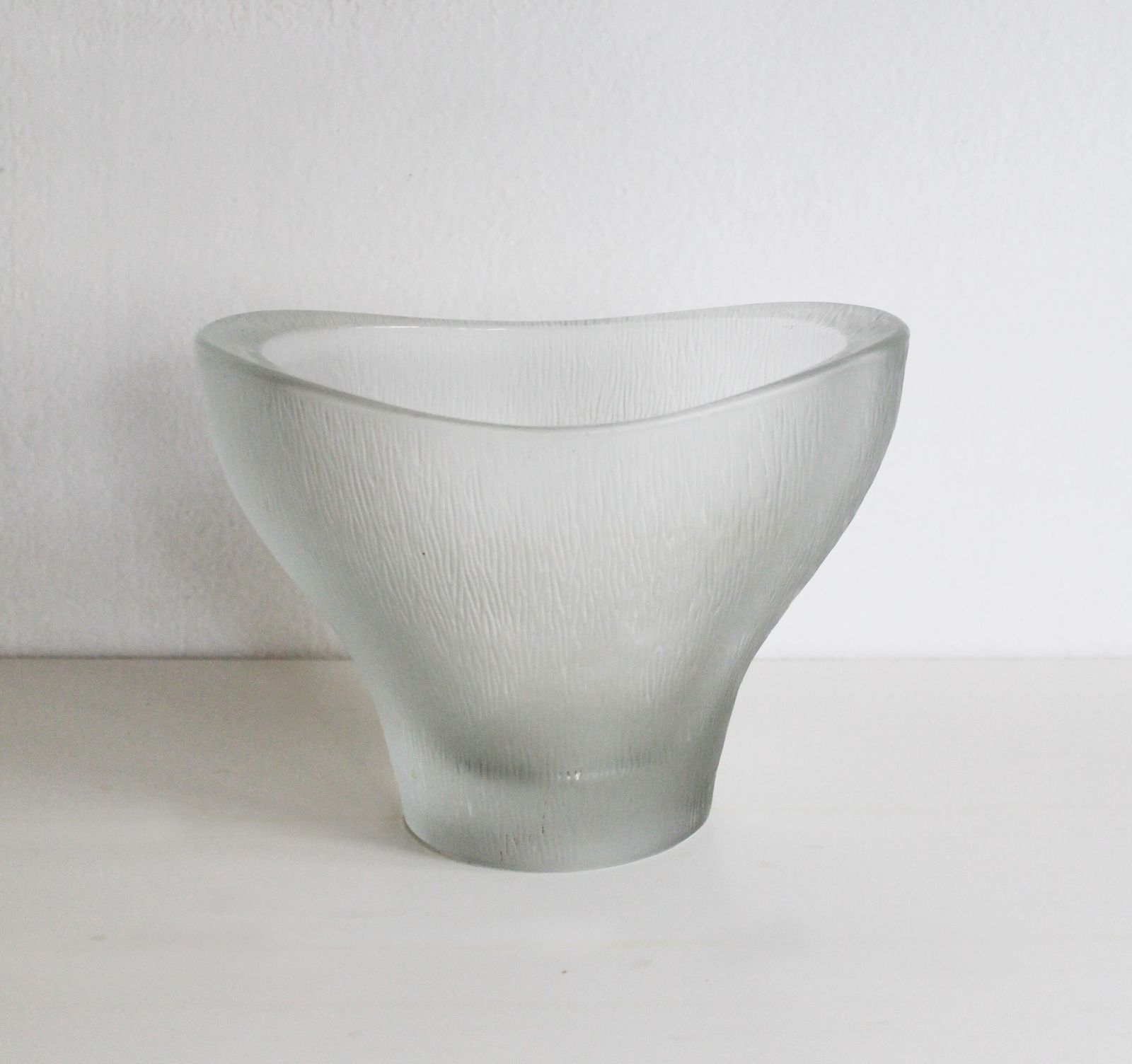 1962 “Eye Bath” Bowl By Frantisek Vizner For Rudolfova Hut photo furniture
