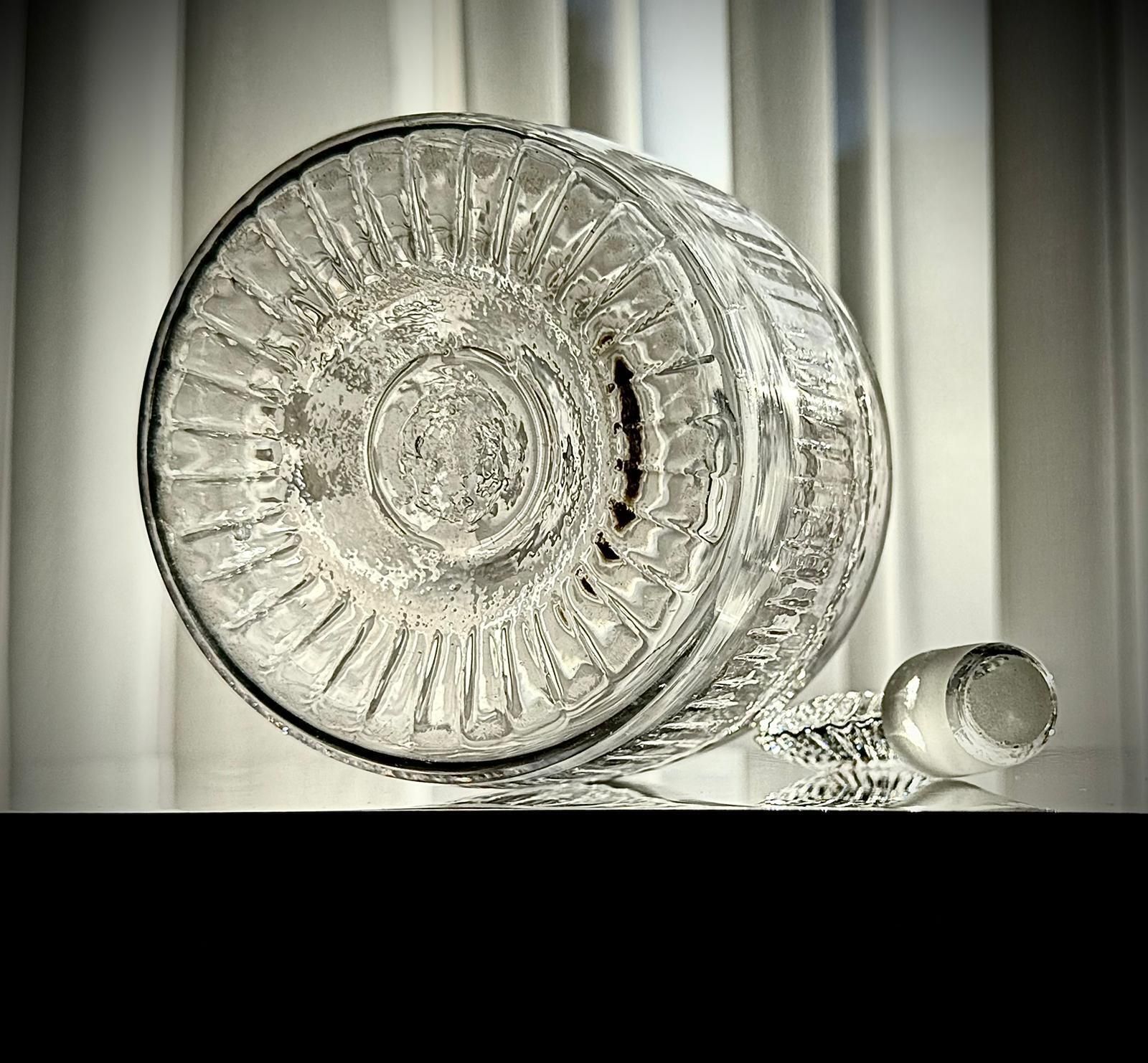 photo vinterior Irish Glass Decanter By Benjamin Edwards C.1800   Act Of Union Celebratio  Engraved Rose Thistle And Shamrock