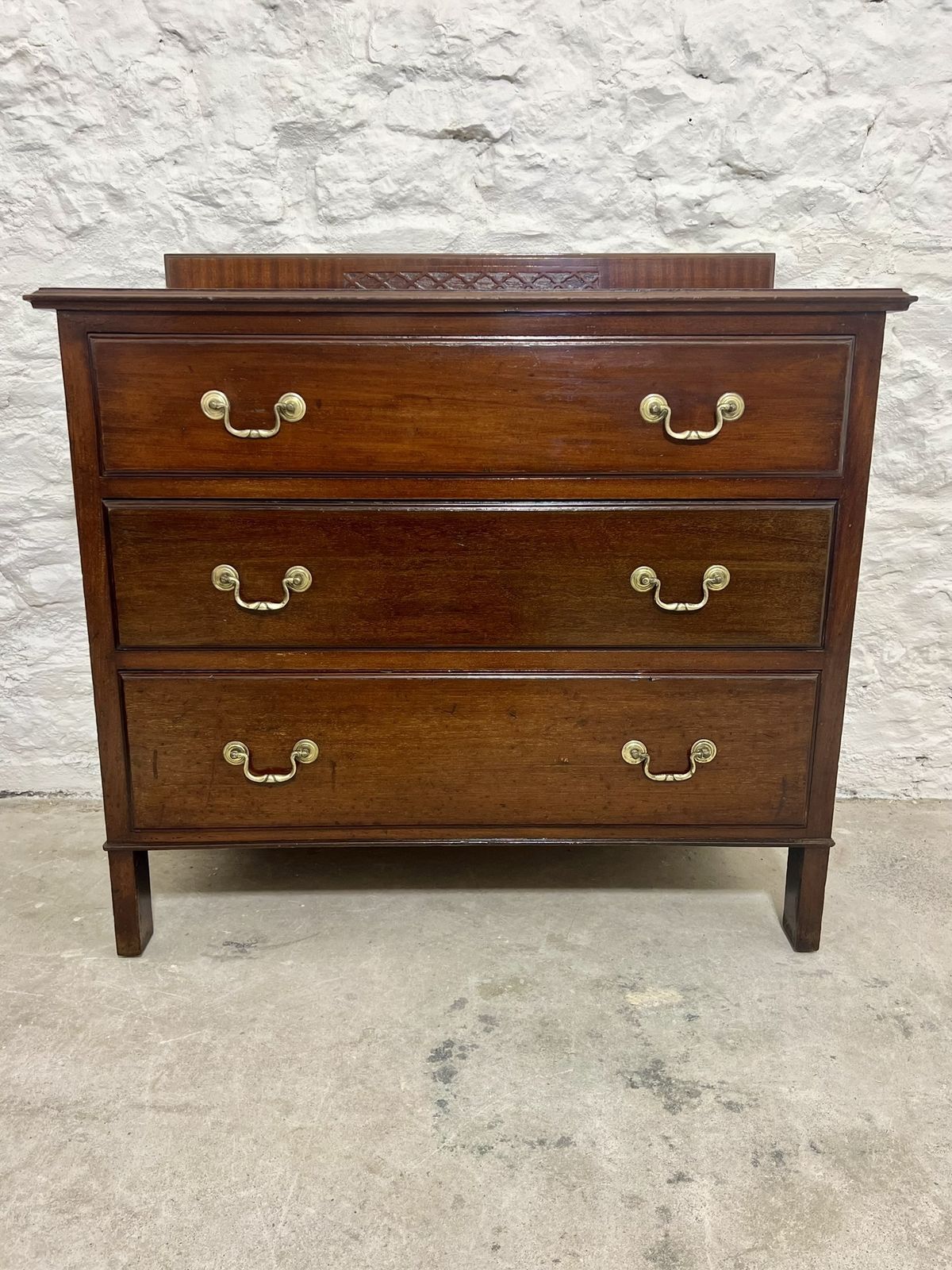 photo vintage Antique Mahogany Chest Of Drawers Original Handles Vintage Solid Wood Georgian