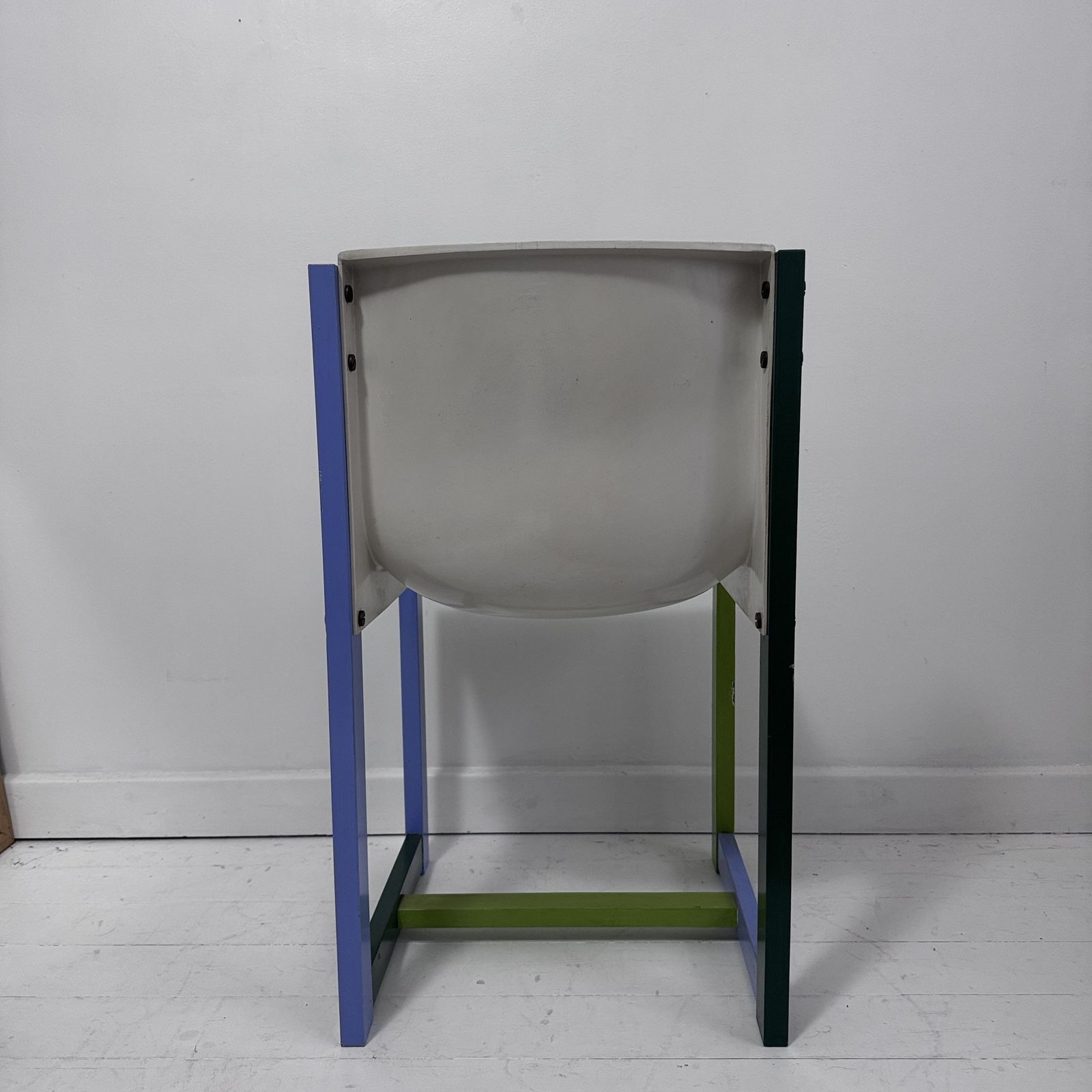 René Georges Gautier's Monohull Chair photo vinterior