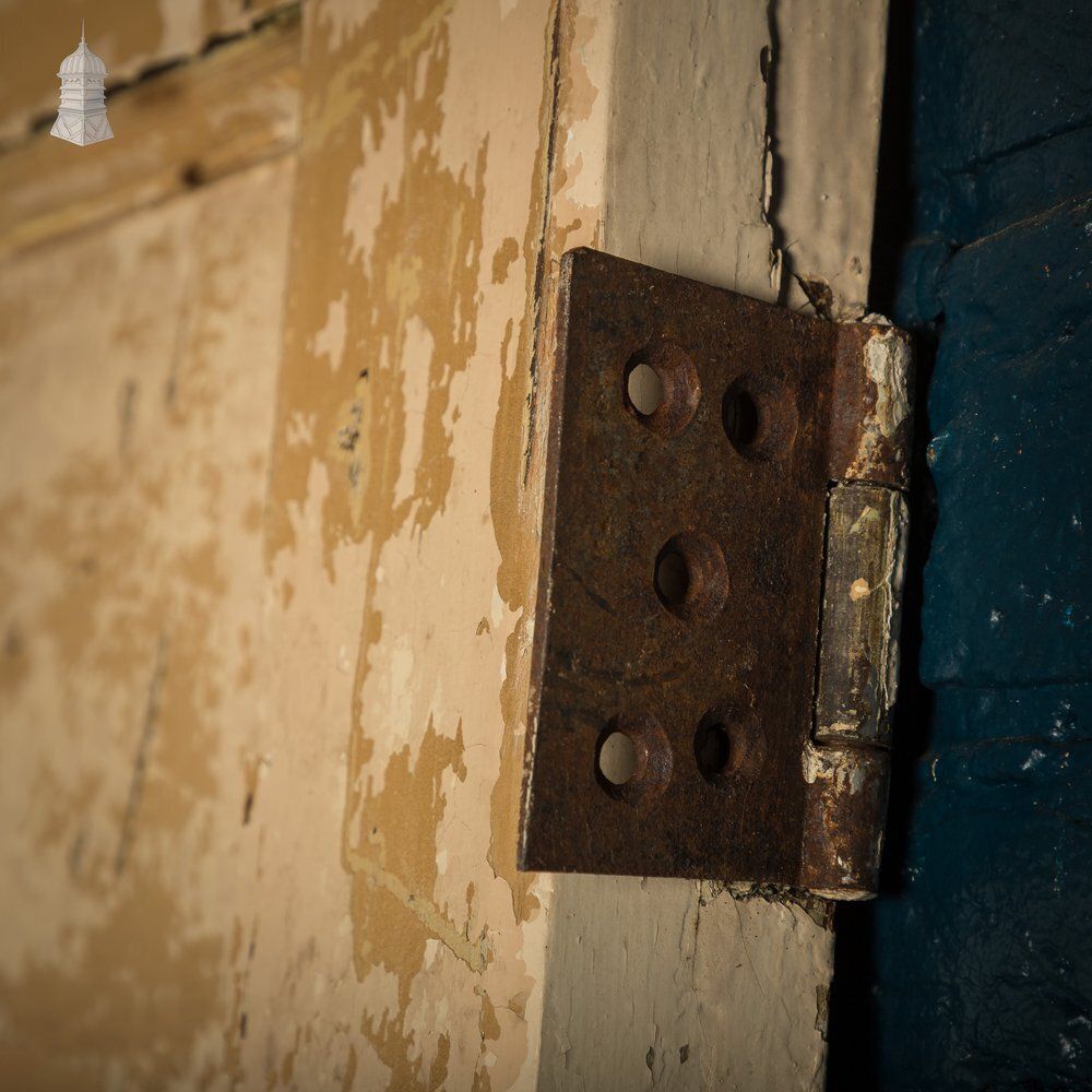 6 Panel Door, Six Moulded Panels, Distressed Cream Paint photo vinterior