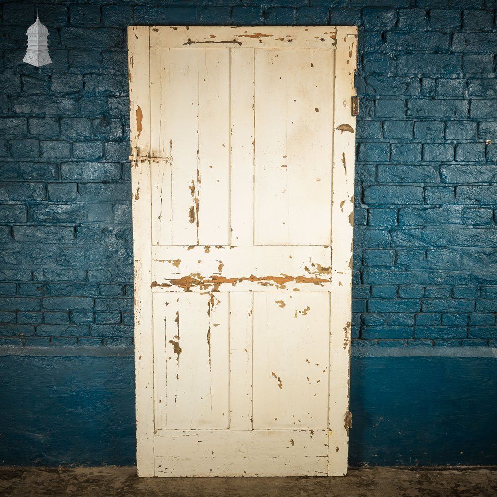 photo furniture 4 Panel Door With Suffolk Latch