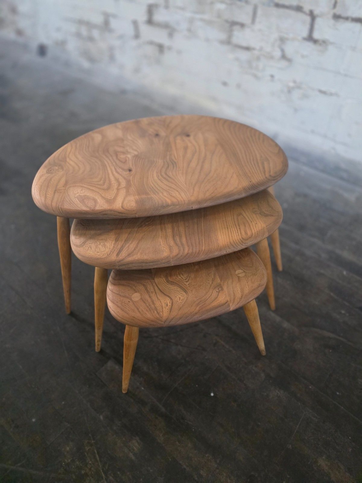 Ercol Mid Century Blonde Pebble Nest Of 3 Tables photo vinterior