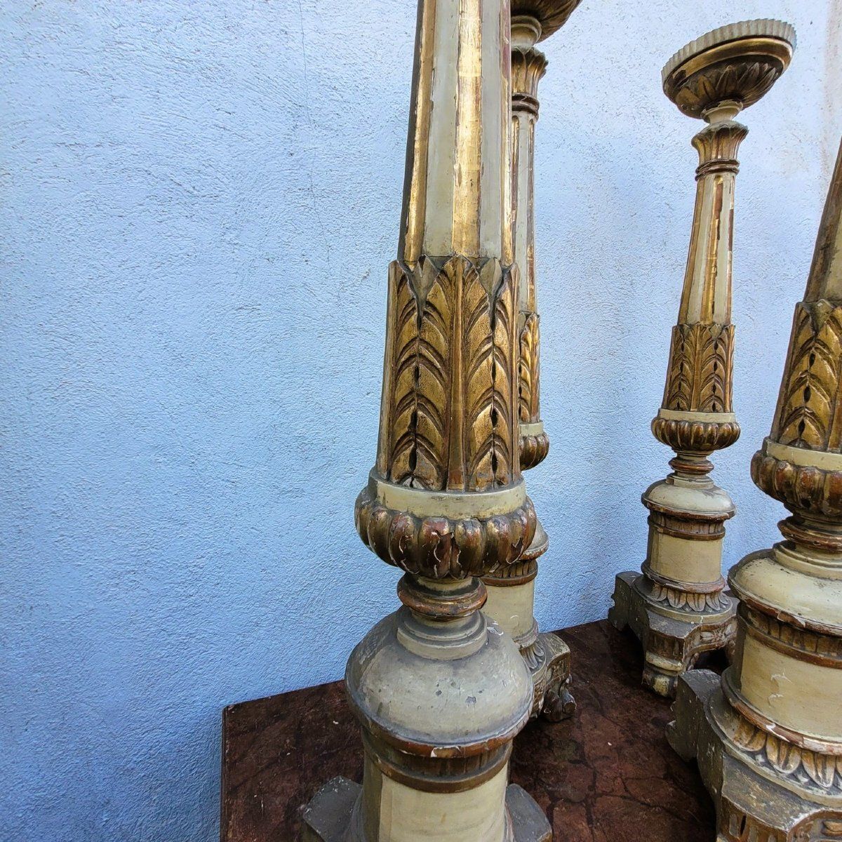 Set Of 6 Large Lacquered And Gilded Wooden Candlesticks, H140cm, Early 19th Century photo vinterior