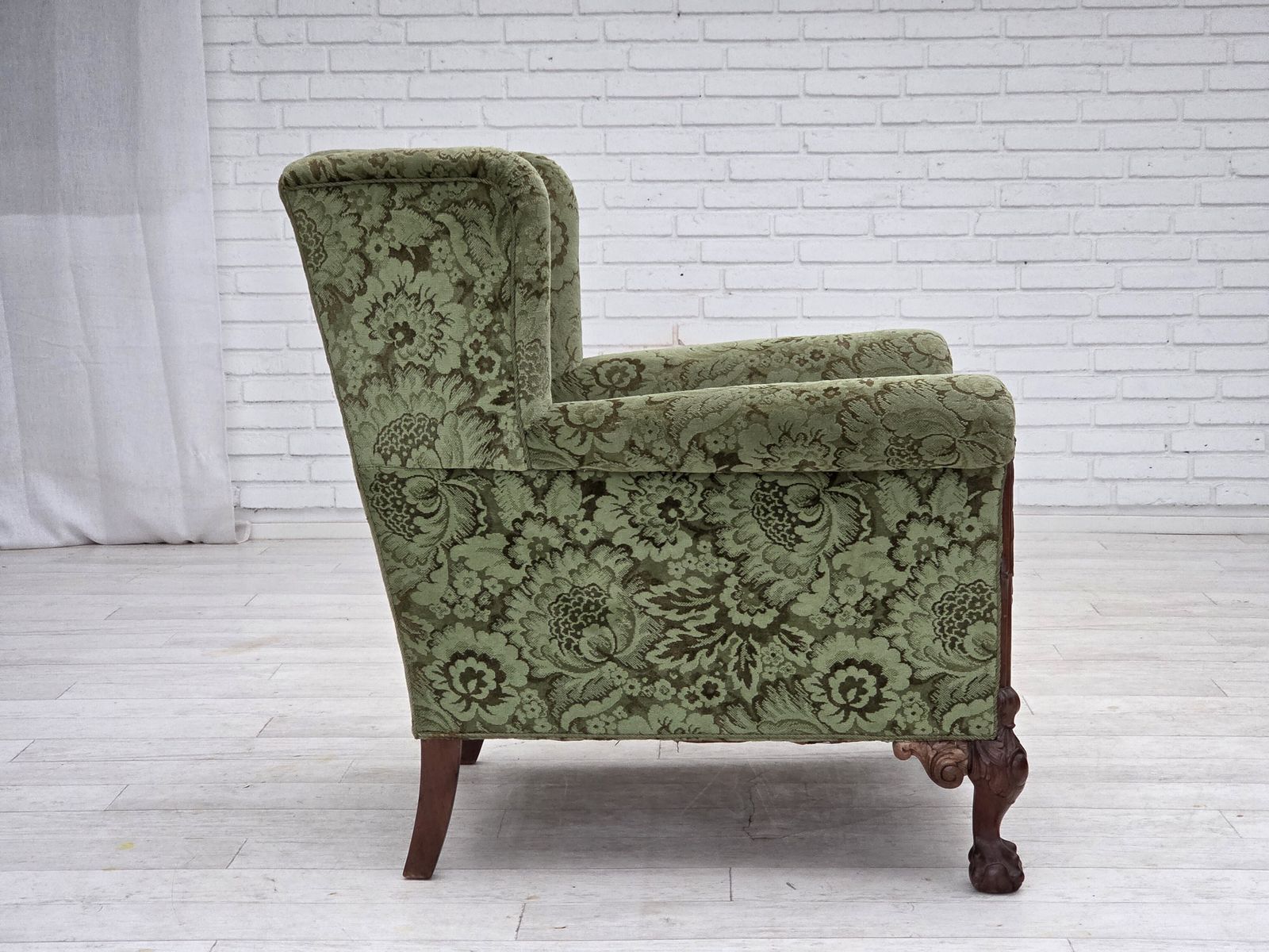 Jaren 1950, Deense Relax Fauteuil, Groen Meubelvelours, Gesneden Eikenhout. photo 1370.0