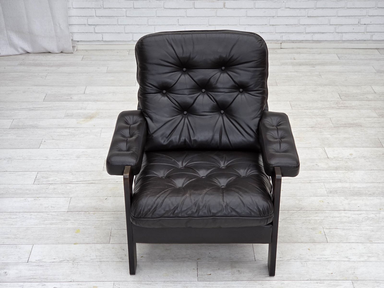 Jaren 1970, Deense Fauteuil, Bruin Meubeleer, Eikenhout. photo buy