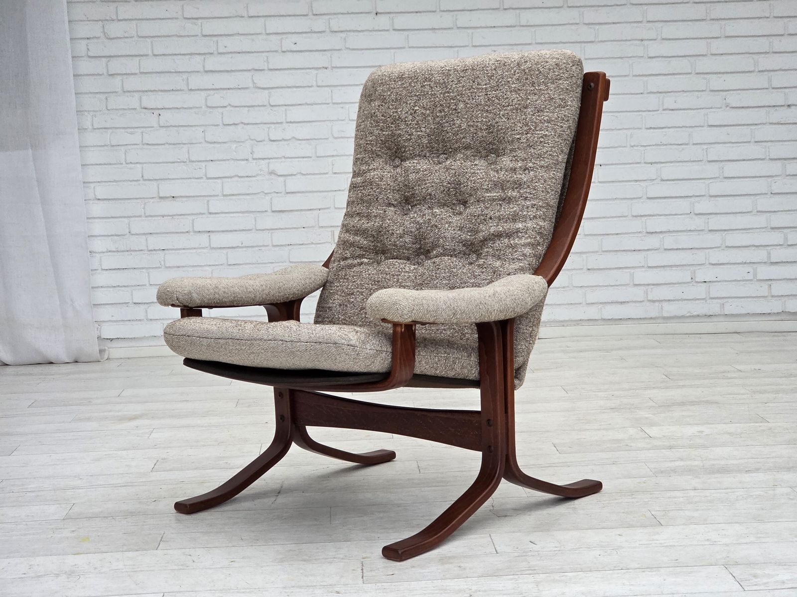 photo furniture 1970s, Norwegian Design Armchair, Blend Wool Fabric, Bent Wood.