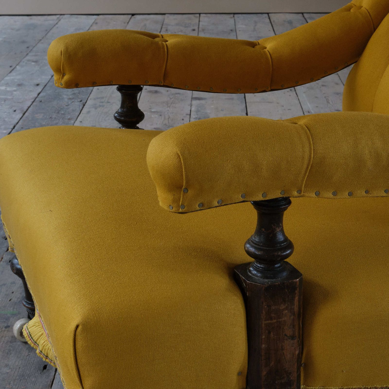 1995.0 Petite 19th Century Open Armchair In Linen photo