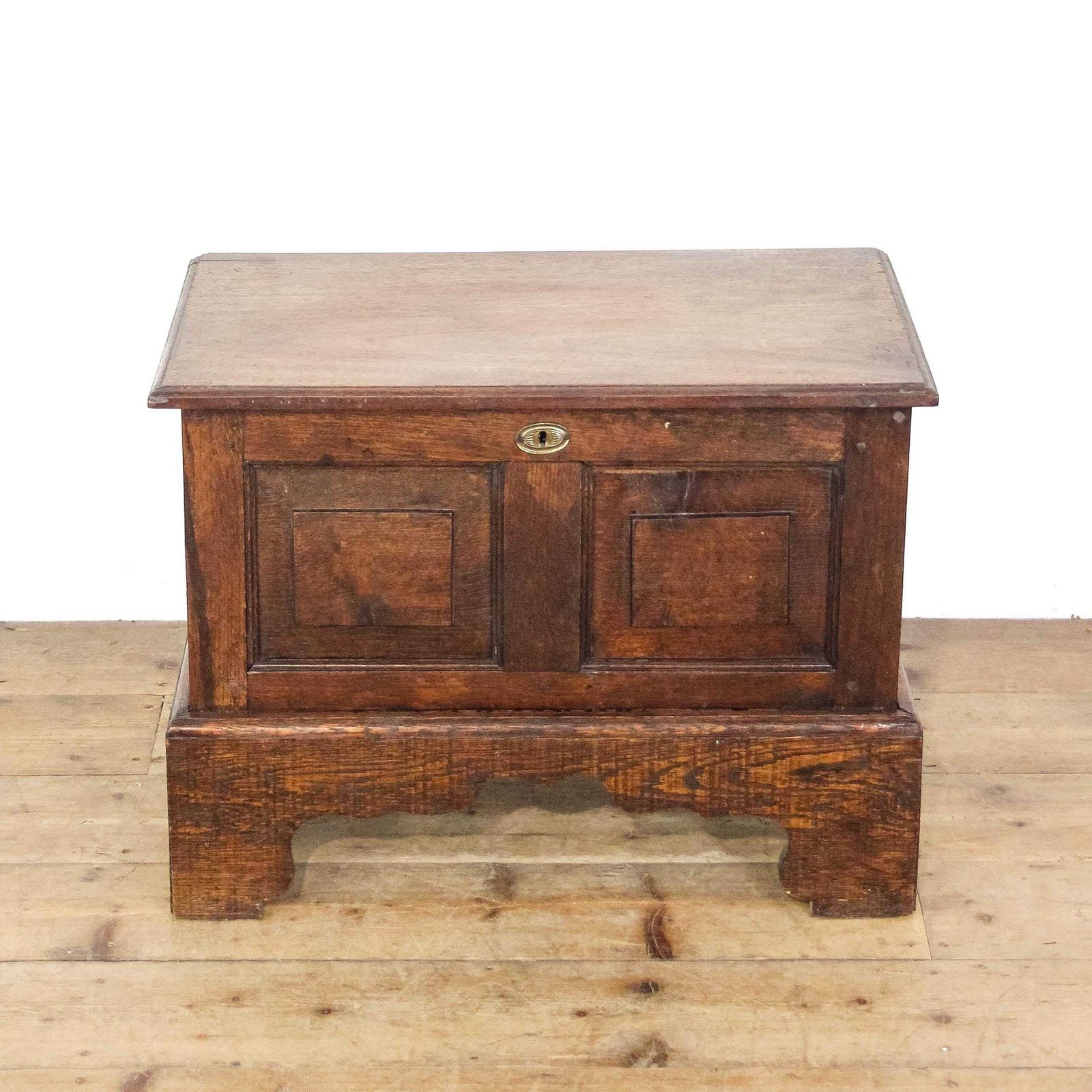 Early 20th Century Oak Coffer Bach | Antique Furniture | Antique Trunk | Antique Storage | Antique Blanket Box | Welsh Antique (M 6527 ) photo furniture