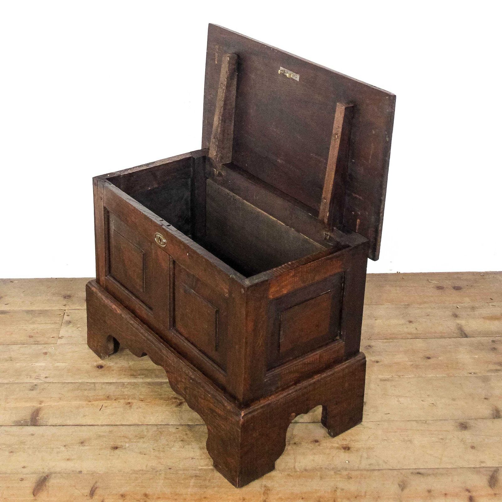 Early 20th Century Oak Coffer Bach | Antique Furniture | Antique Trunk | Antique Storage | Antique Blanket Box | Welsh Antique (M 6527 ) photo vinterior