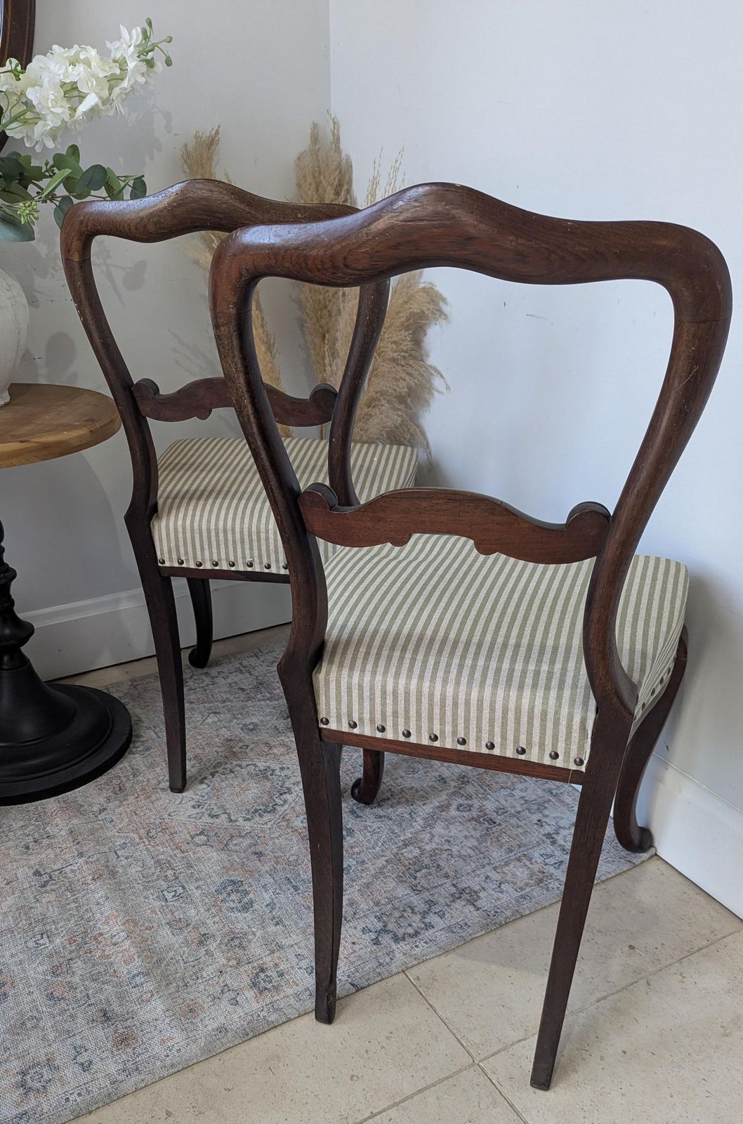 photo furniture 4 X Vintage, Upholstered Balloon Back Dining/Occasional Chairs (Sold As A Set)