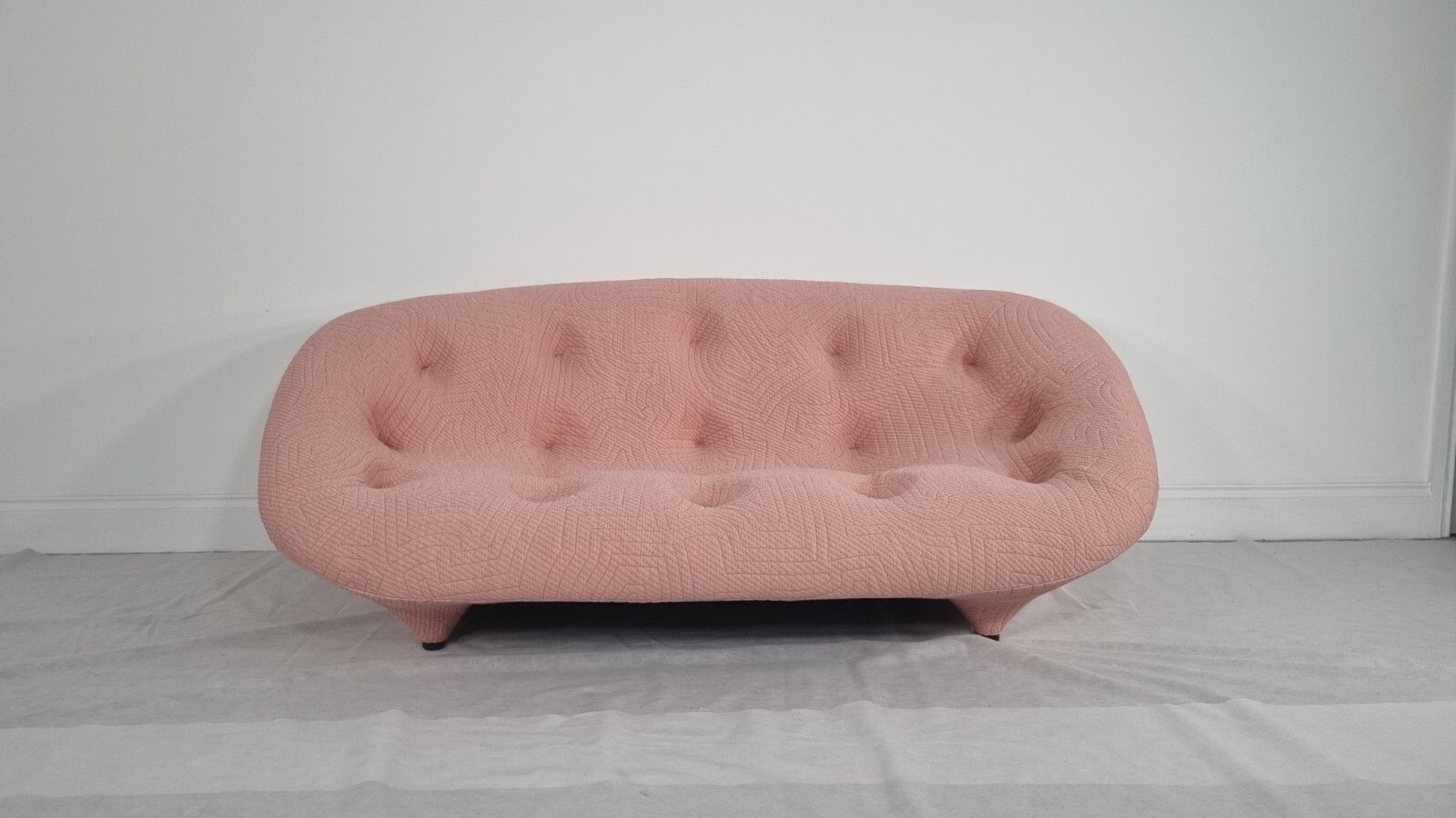 photo furniture Ligne Roset Ploum Sofa In Appa Poncho Fabric In Mint Condition