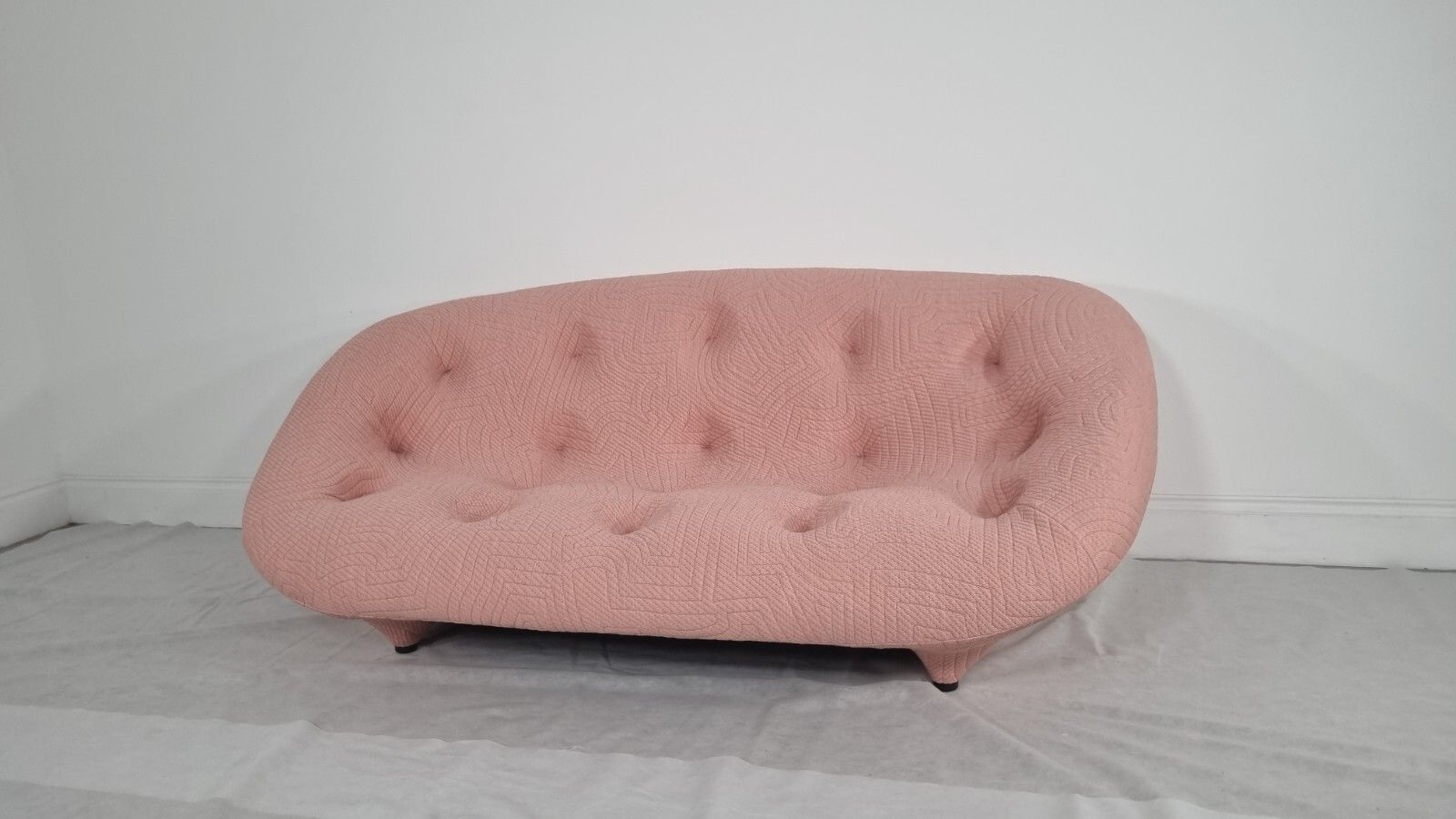Furniture Ligne Roset Ploum Sofa In Appa Poncho Fabric In Mint Condition photo