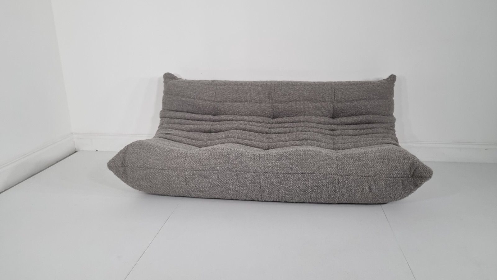 Ligne Roset Togo 3 Seater In Grey Boucle Excellent Condition photo 3180.0
