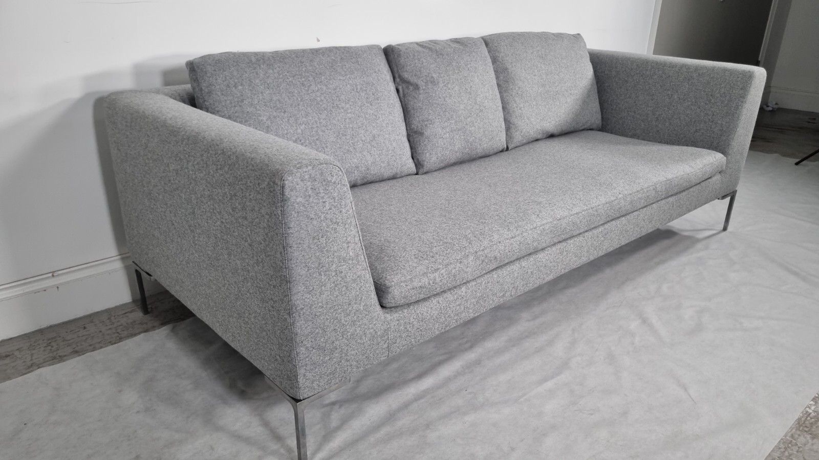 Bb Italia Charles Sofa In Luxuriously Soft Light Grey Wool Impeccable Condition photo vinterior