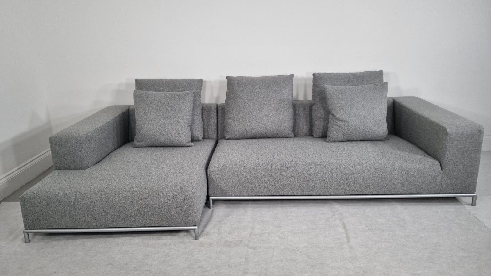 Bb Italia George L Shape In Luxuriously Soft Mid Grey Lambswool Excellent Condit photo Furniture