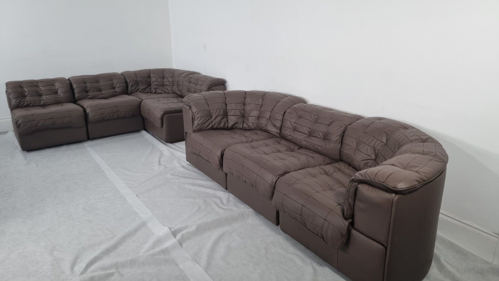 photo furniture Desede Ds11 1970 Multi Configuration Modular Stunning Suite In Brown Leather