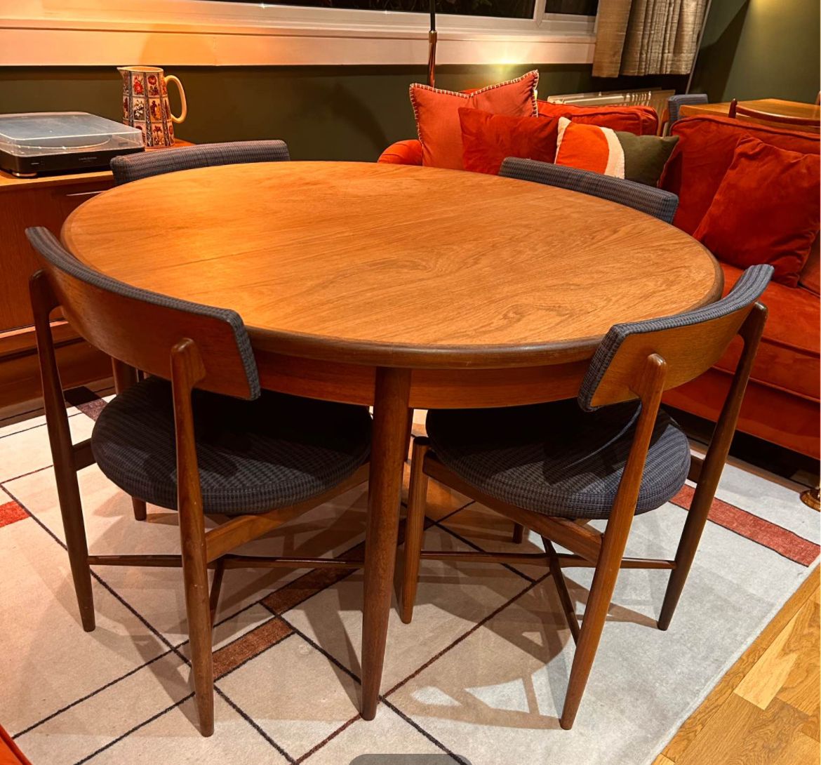 G Plan Extendable Round Table And Chairs