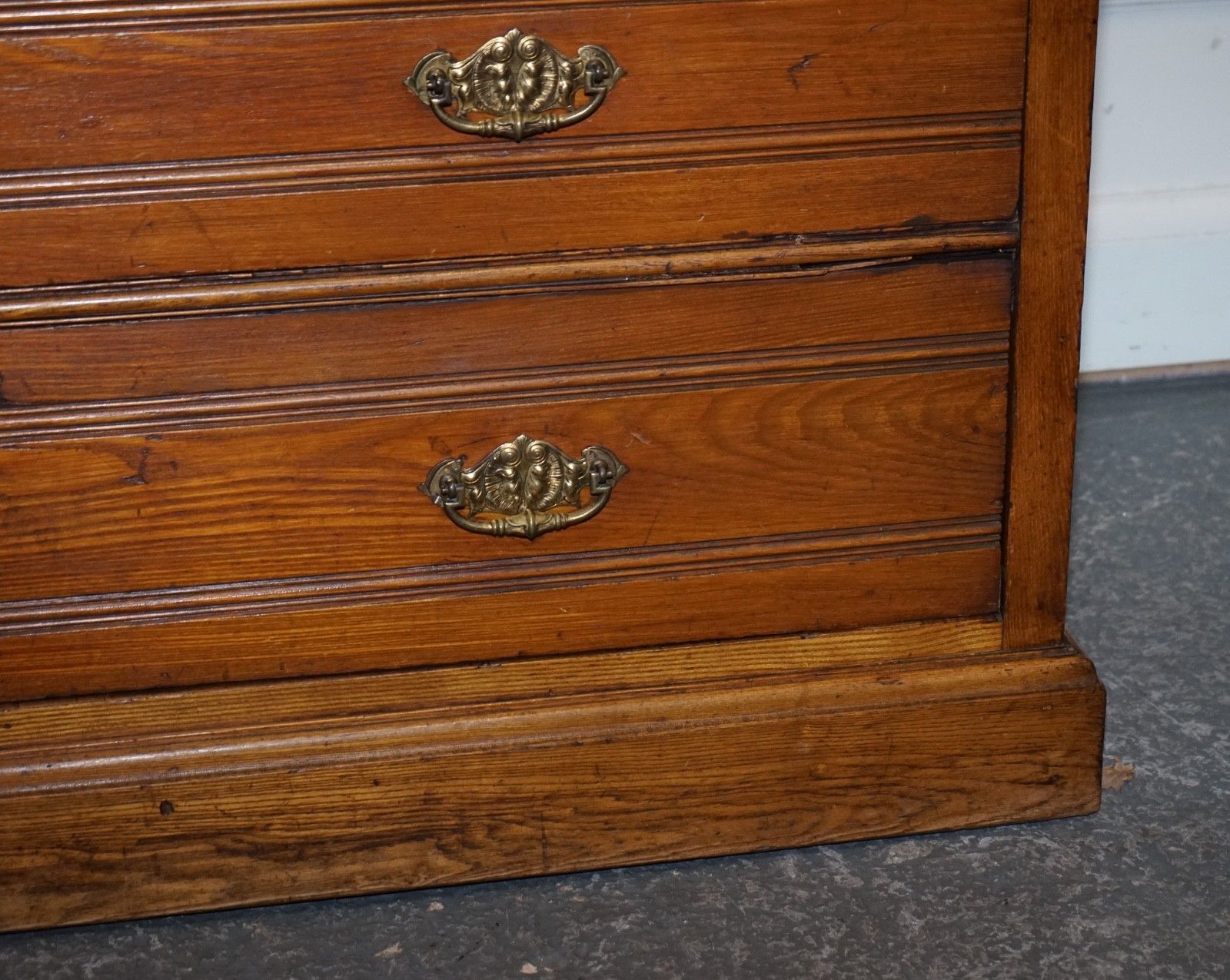photo furniture Antique Victorian English Oak Linen Press Wardrobe With Four Drawers