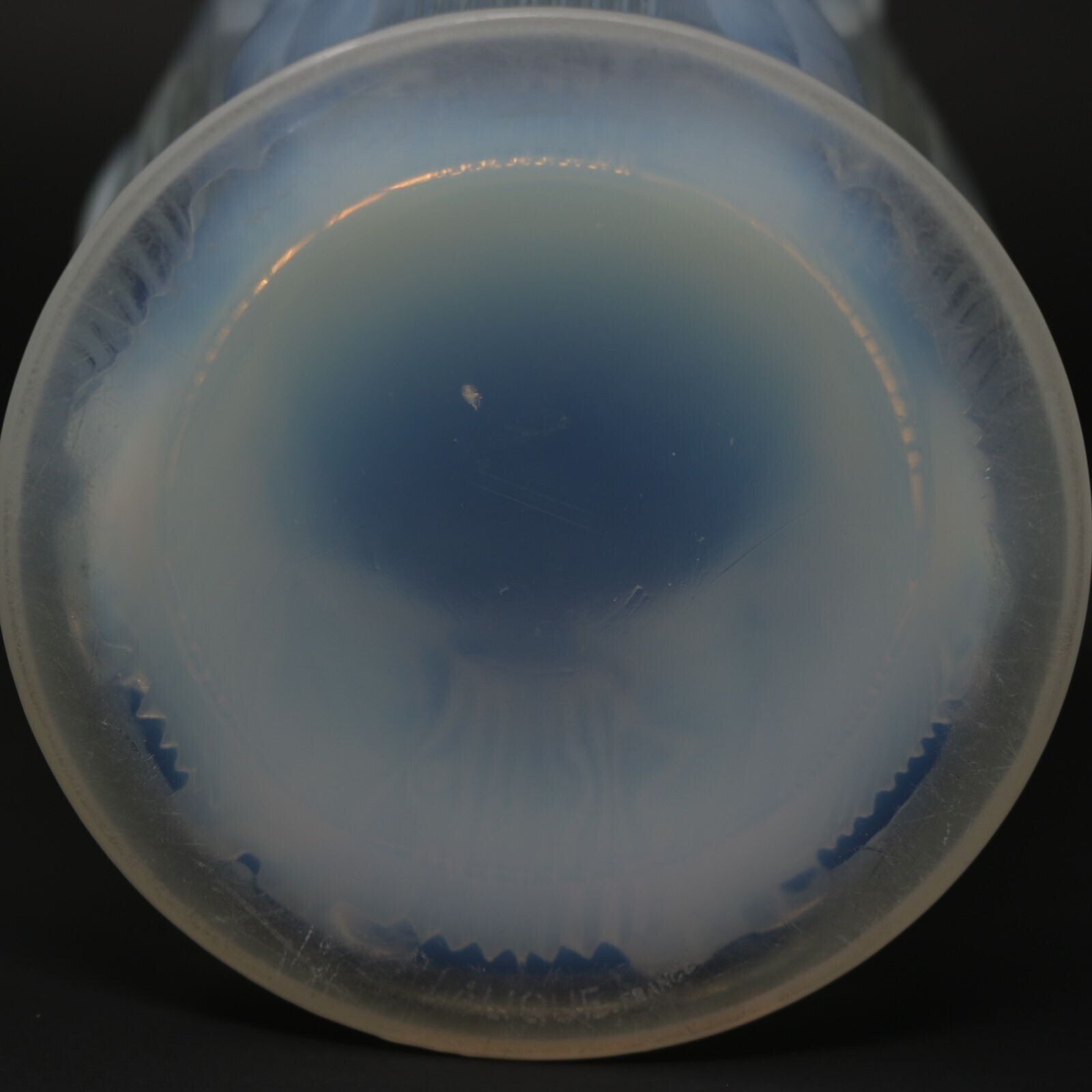 photo vintage Rene Lalique Opalescent Glass Danaides Vase