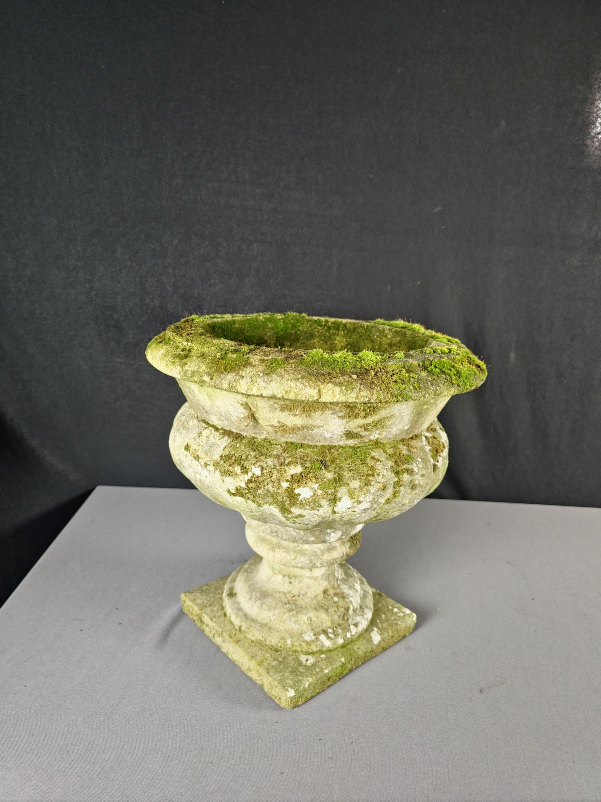 Early 20th Century Garden Urn photo vinterior