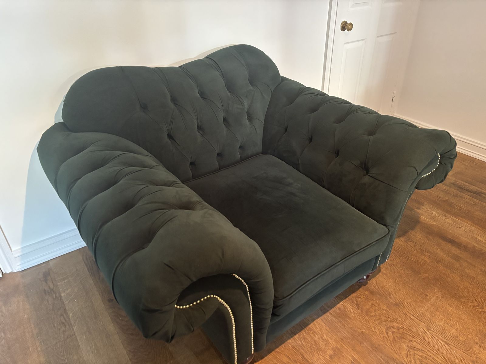 Oswald And Pablo Verdant Green Chesterfield Armchair