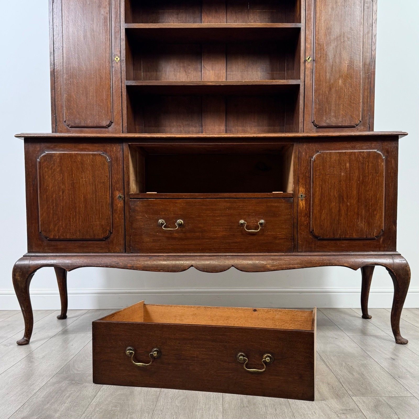 825.0 Antique 20th Century Good Quality Dresser In Oak photo