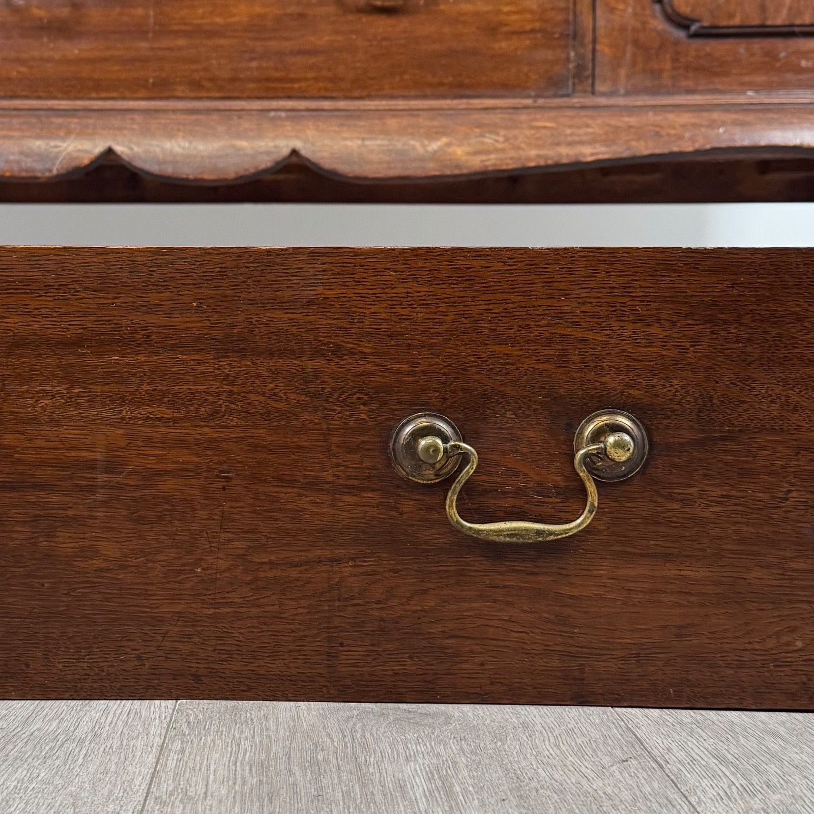 photo vinterior Antique 20th Century Good Quality Dresser In Oak