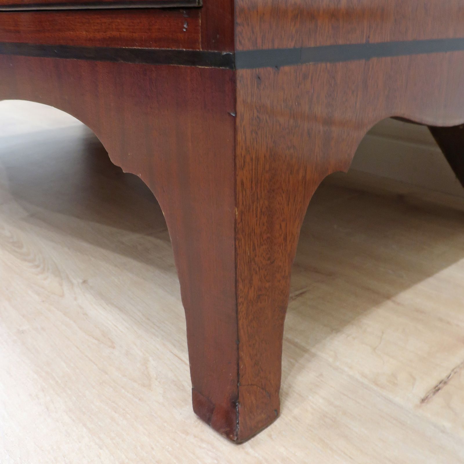 Georgian Mahogany Bow Fronted Chest Of Drawers photo vintage