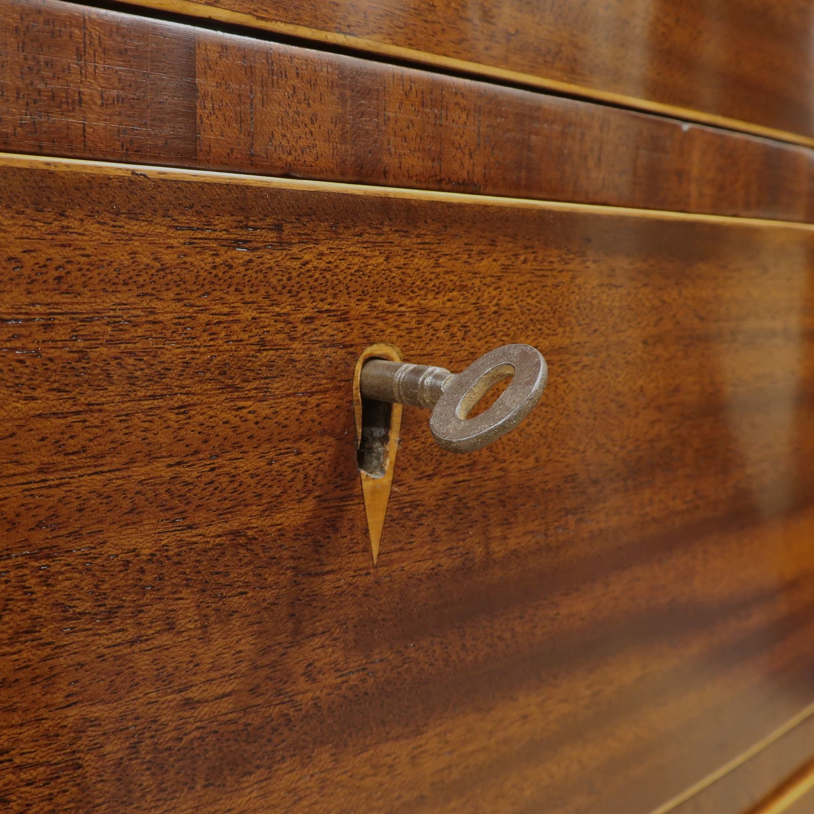 Georgian Mahogany Bow Fronted Chest Of Drawers photo buy