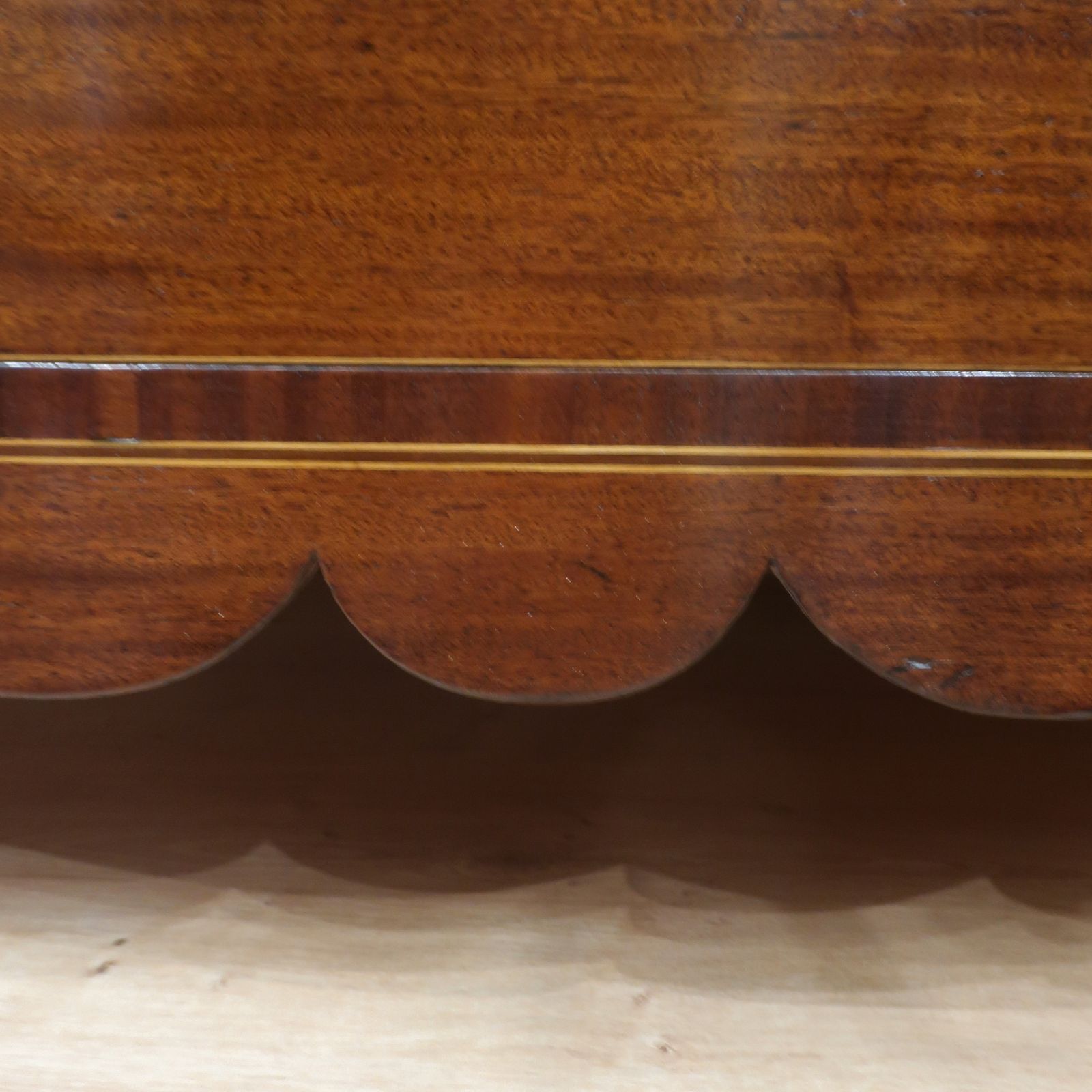 photo vinterior Georgian Mahogany Bow Fronted Chest Of Drawers