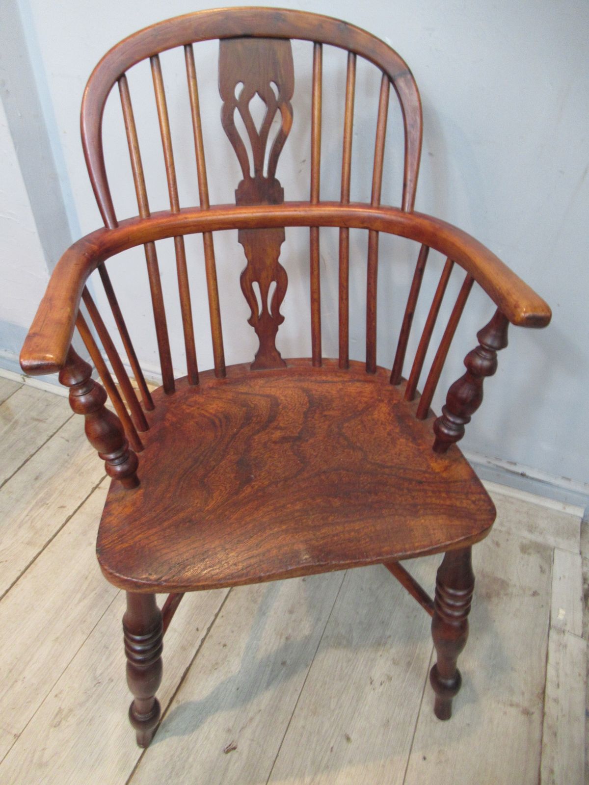 345.0 Antique   19th Century Yew Wood Windsor Arm Chair photo