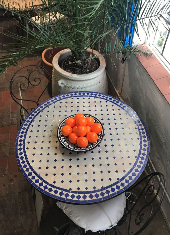 Tavole Calde 100cm Diam Dk Blue/Natural Handmade Mosaic Tile Dining Table, & Iron Base With  2 Sealers New Unused Old Stock