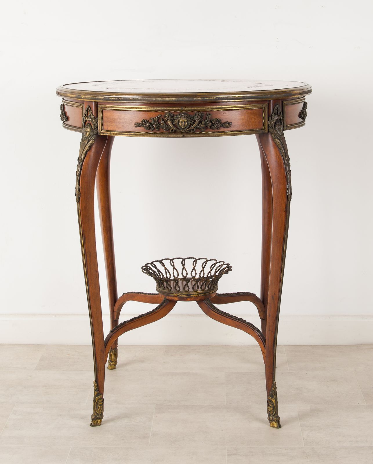 19th Century French Kingwood Round Side Table, In The Manner Of François Linke photo vinterior