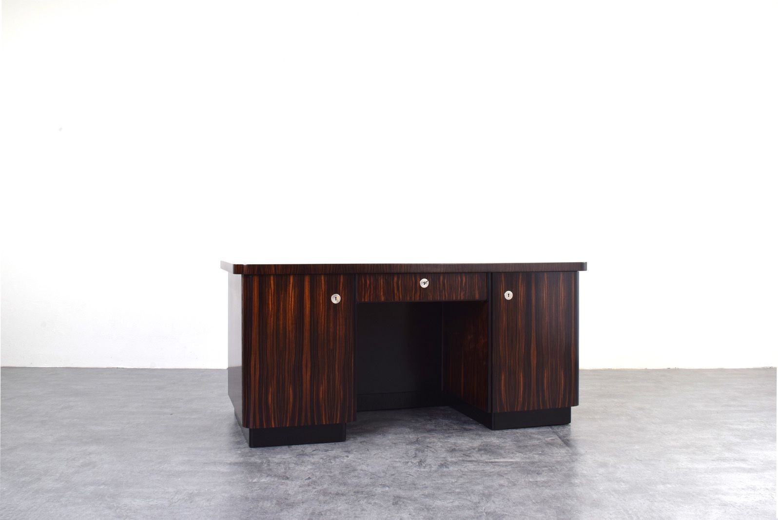 Art Deco Desk By Bruno Paul For Deutsche Werkstätten Hellerau, 1920s photo for sale