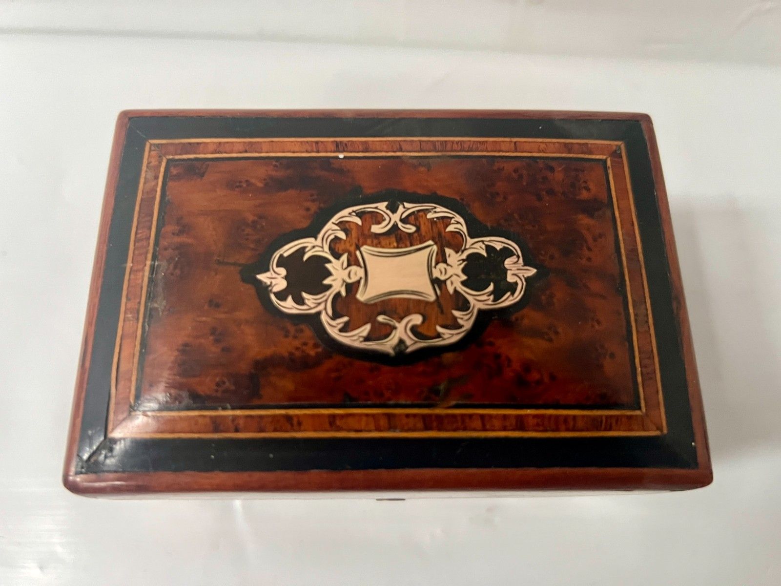 Small Thuya Wood Veneer Jewelry Box 20th Century photo Furniture