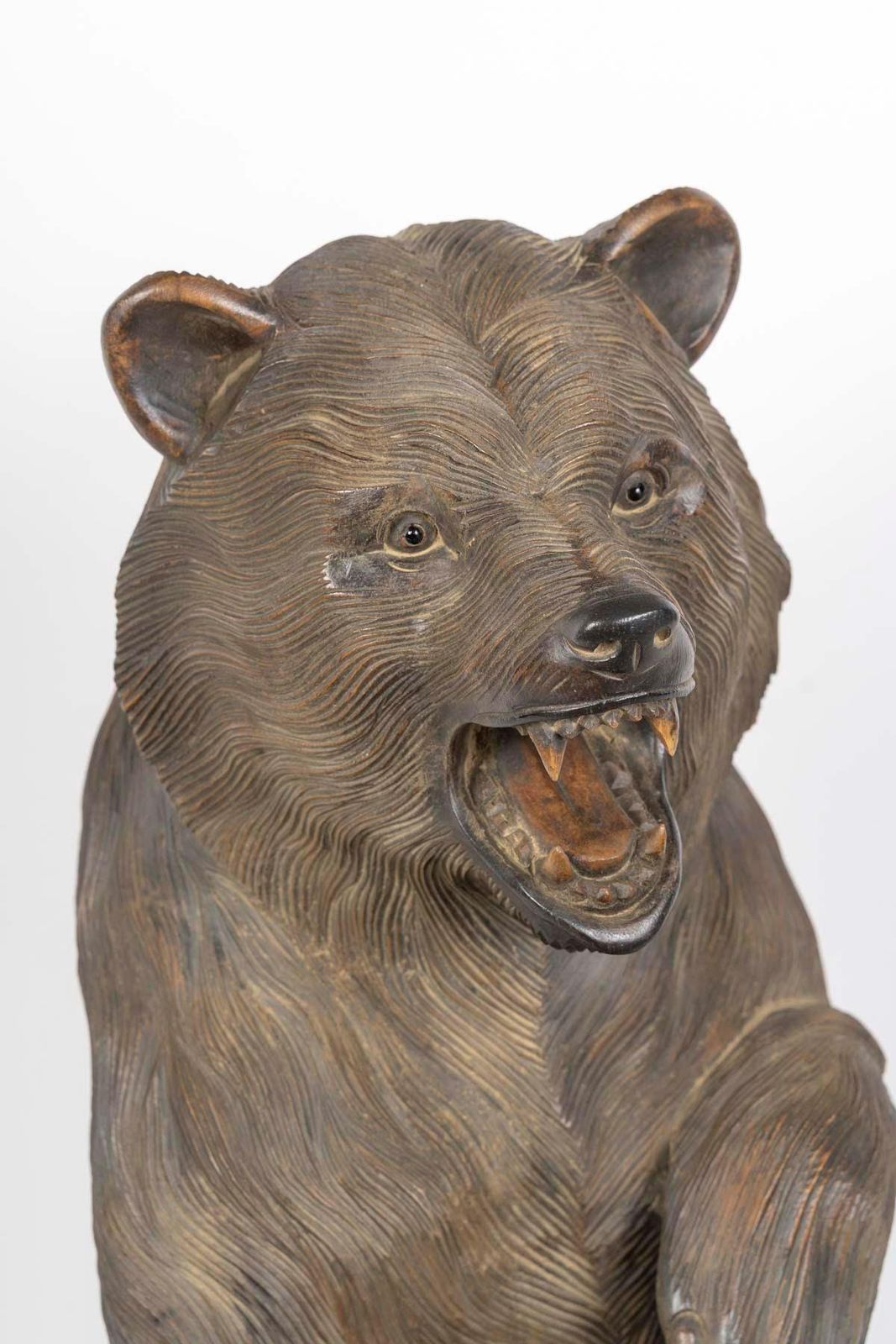 Large Carved Wooden Bear Sculpture, 20th Century. photo furniture