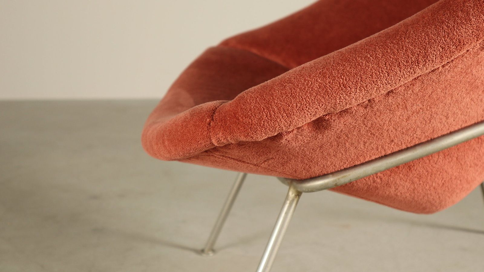 Pierre Paulin For Artifort — F156 “Little Oyster” Lounge Chair, 1959–1960s photo buy