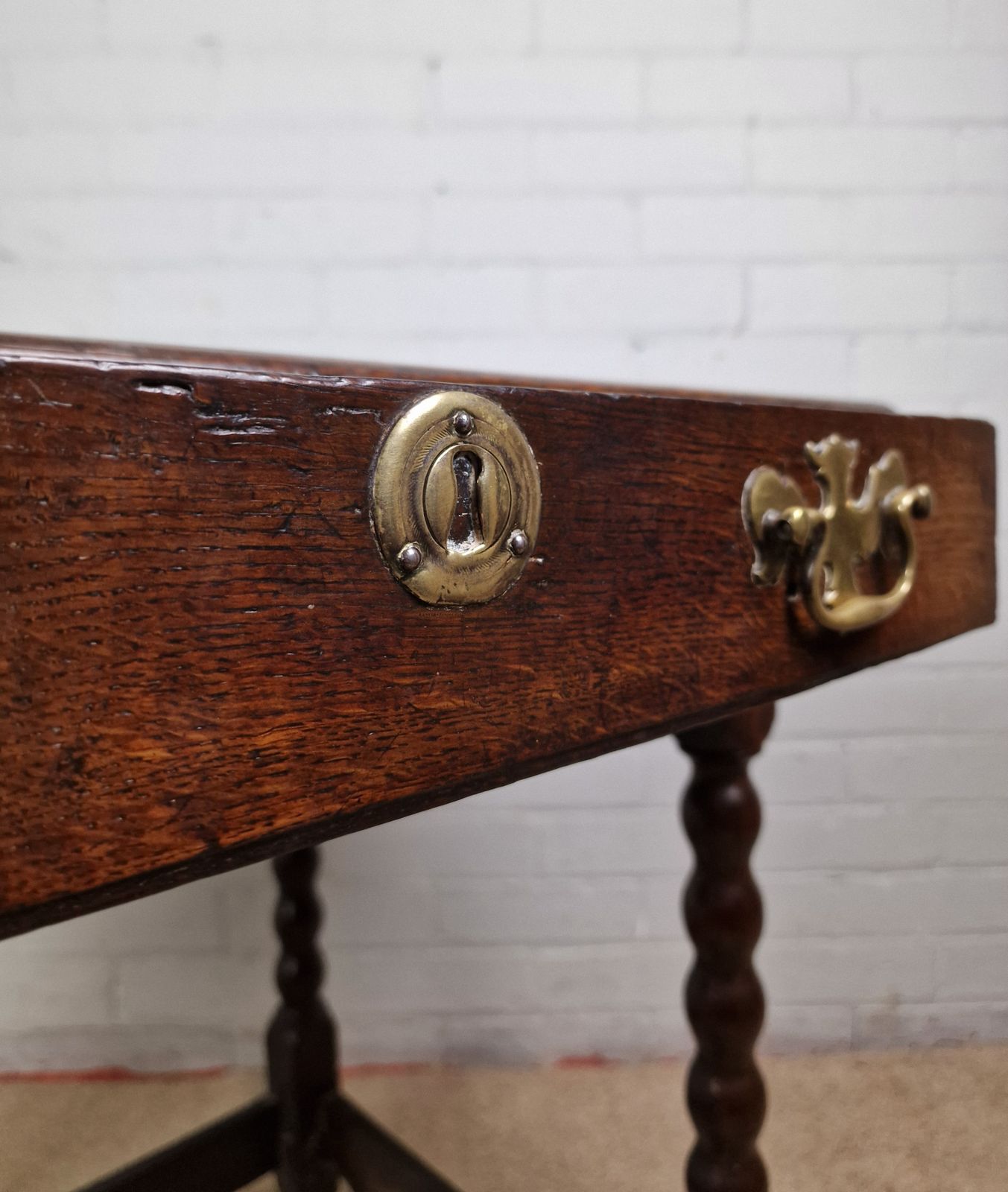 photo furniture 18th Century Oak Bobbin Turned Side Table
