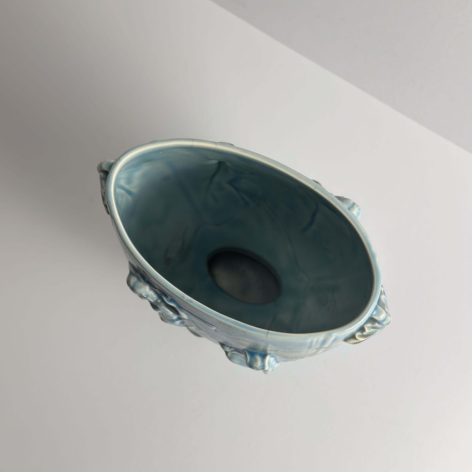 1930s Pale Blue Art Deco Vase With Pan And Nymph Relief, Beswick photo vinterior