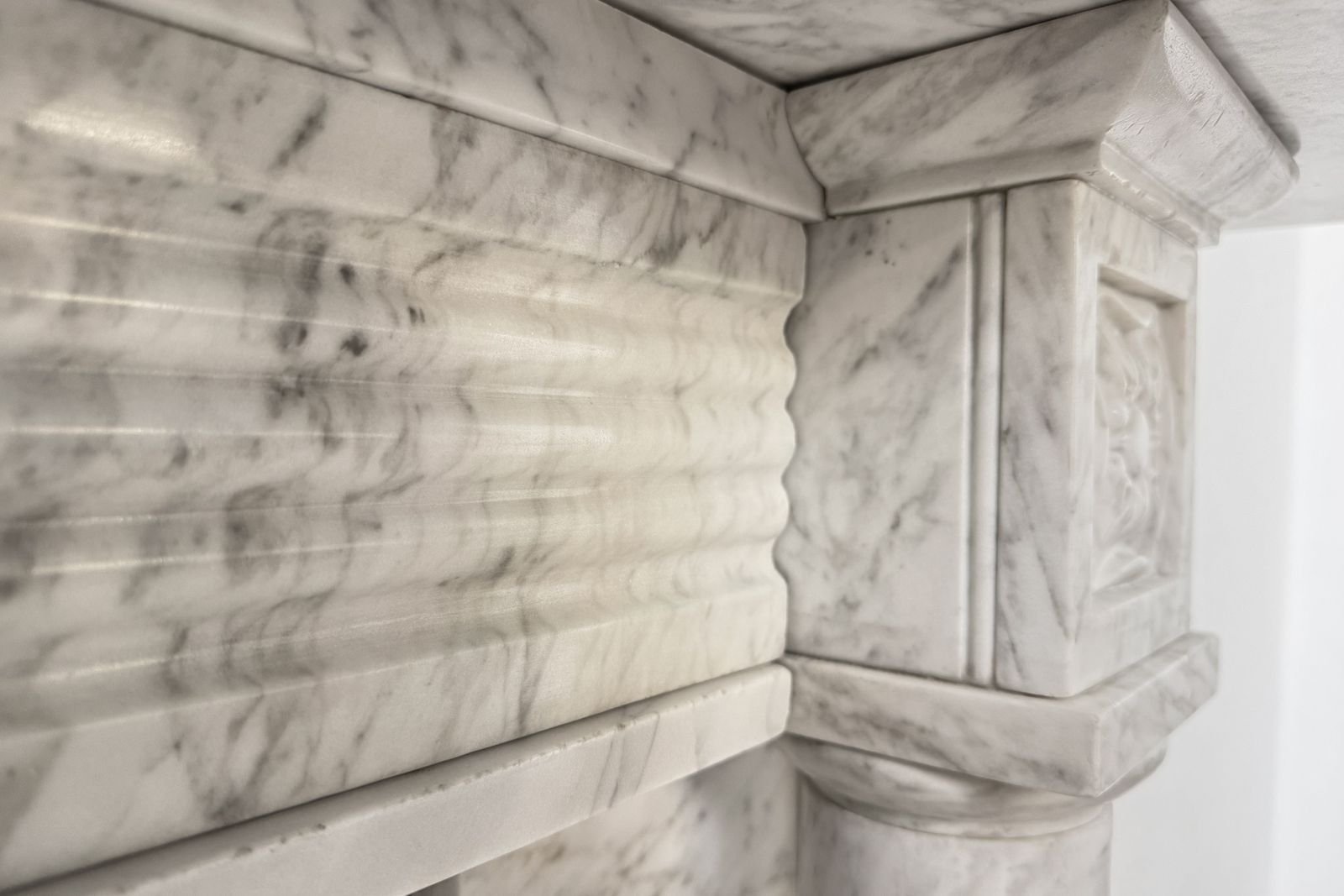 Antique Georgian Pillared White Marble Fireplace Surround. photo vintage