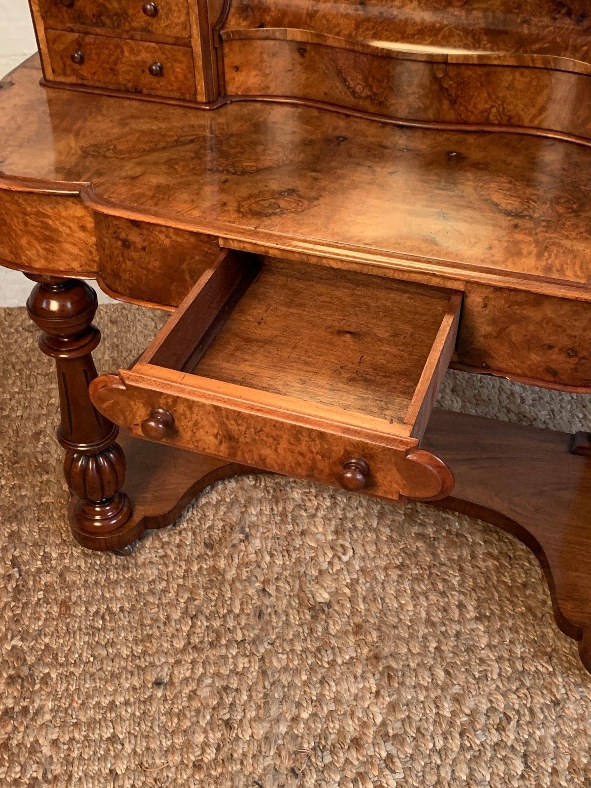 Furniture Victorian Walnut Dressing Table (Burr Walnut) photo