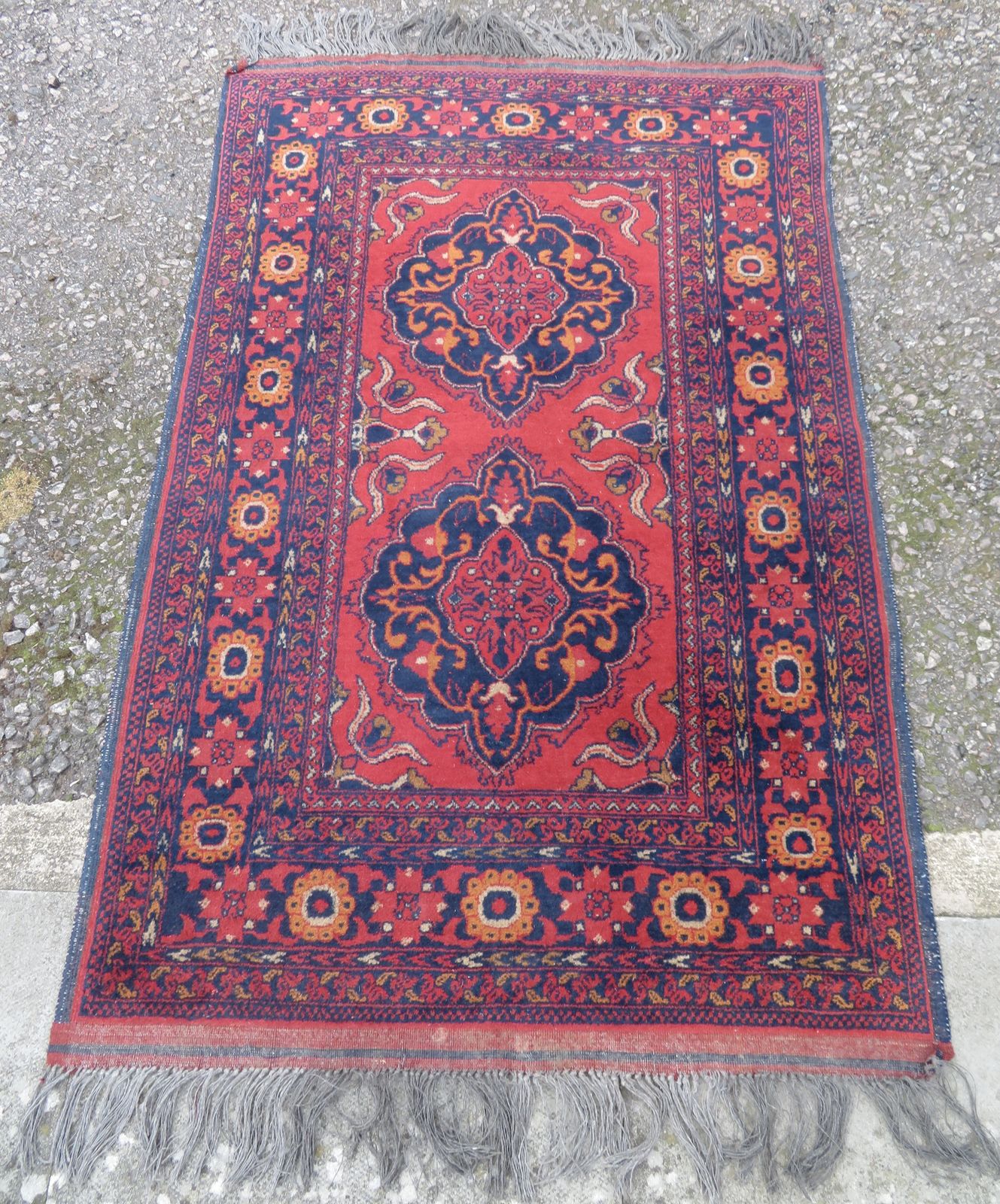 Afghan Herat Rug. West Afghanistan. 153cm X 99cm. photo furniture