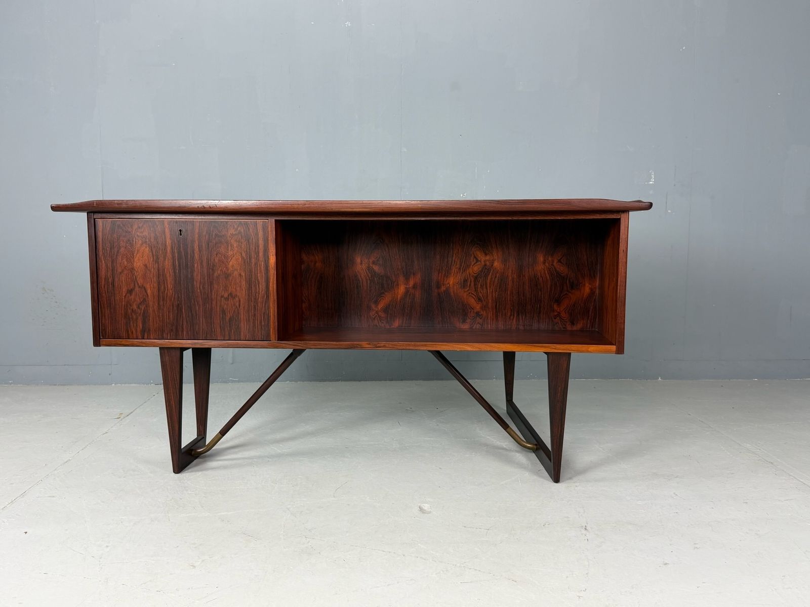 photo vintage 1960s Peter Løvig Nielsen 'Boomerang' Desk Hedensted Møbelfabrik