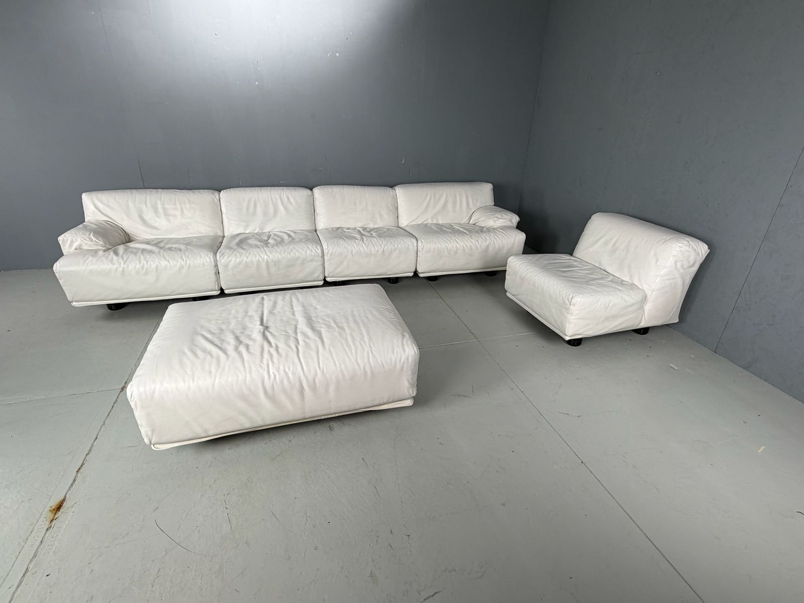 photo for sale Leather 5 Seater Sofa "Fiandra" By Vico Magistretti For Cassina, 1970, Italy