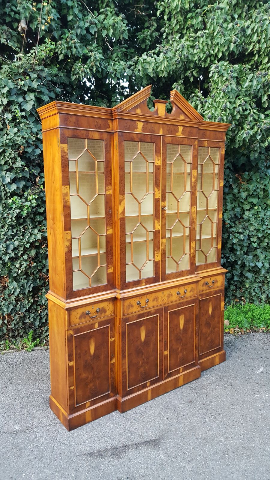 Furniture Titchmarsh & Goodwin Burr Yew Breakfront Library Bookcase Rl.20713 photo