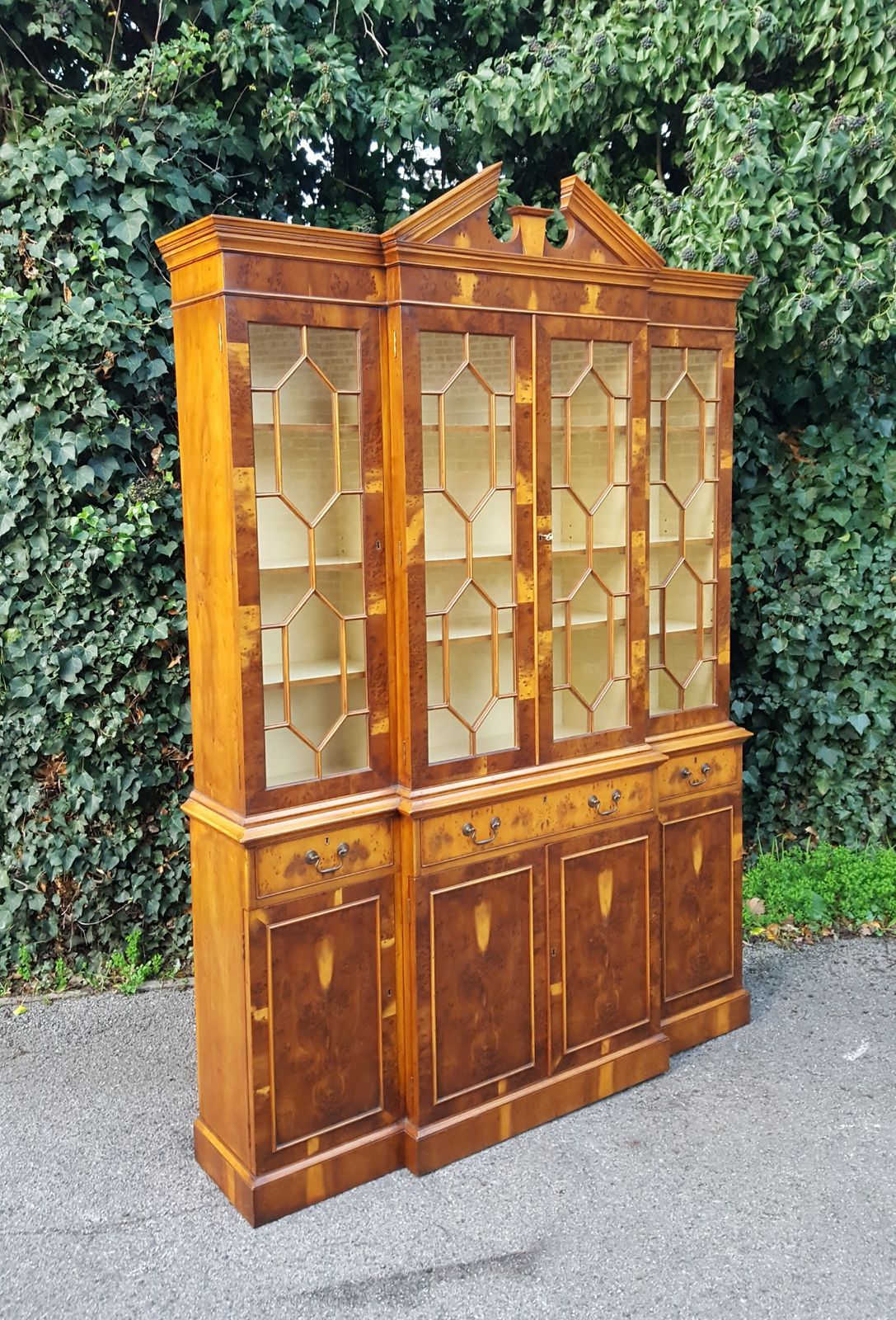 1295.0 Titchmarsh & Goodwin Burr Yew Breakfront Library Bookcase Rl.20713 photo